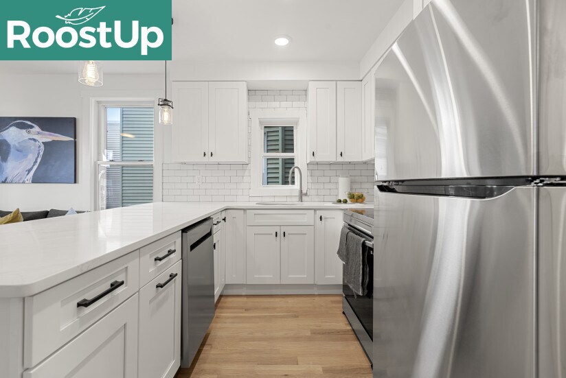 Building Photo - Furnished Bedroom with Private Bath in South Boston