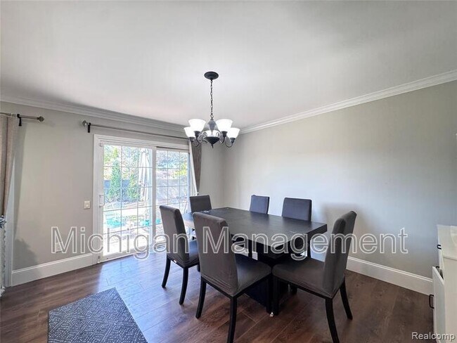Building Photo - 5203 Forestdale Ct