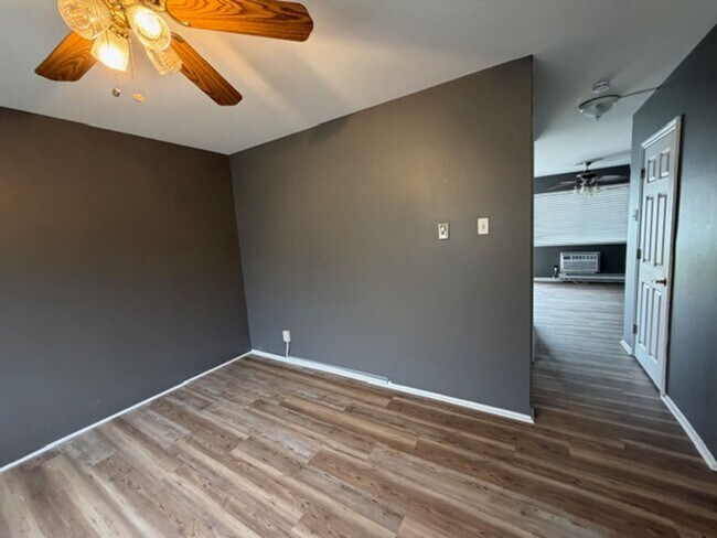 Building Photo - 7489 Hazelcrest Dr