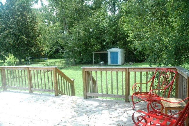 Building Photo - Charming 3 bedroom house for rent August 6, 2026, w/ a garage and privacy fenced back yard for $1...