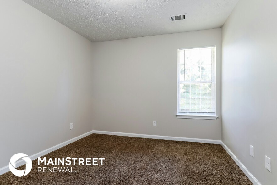 Building Photo - 180 Springbottom Dr SE