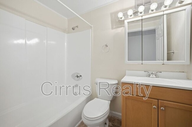 Building Photo - 1924 Zinzer Rd