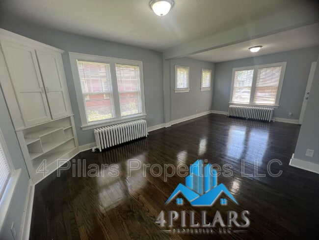 Building Photo - 106 Belden St