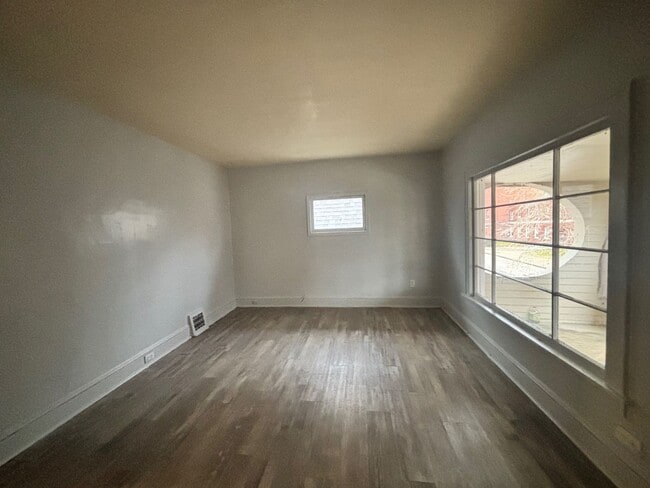 Building Photo - 4008 Ardmore Ave