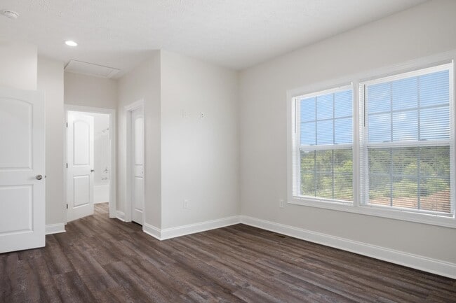 Building Photo - 455 Skylar Dr