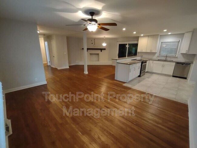 Building Photo - 6414 Elmwood Cir