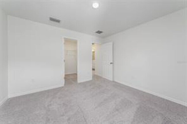 Building Photo - 4/3.5 with a loft in Longwood!