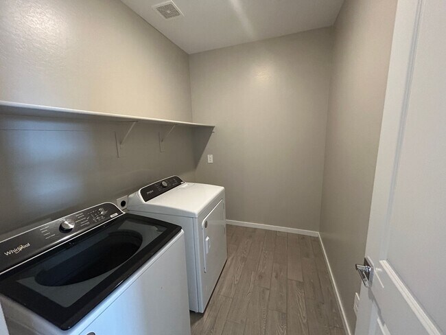 Building Photo - 17347 W Sanna St