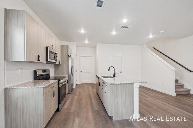 Building Photo - 630 Coney St