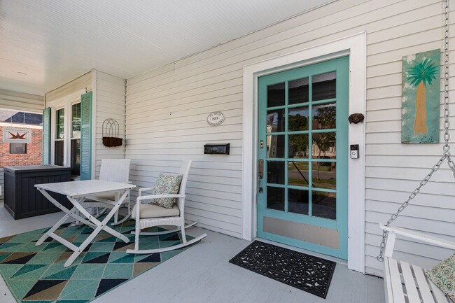Building Photo - Exclusively Offered by Muse Realty Rentals...