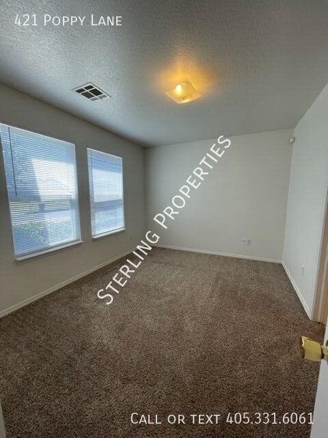 Building Photo - 421 Poppy Ln