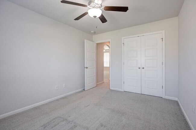 Building Photo - 2321 Norwood Dr