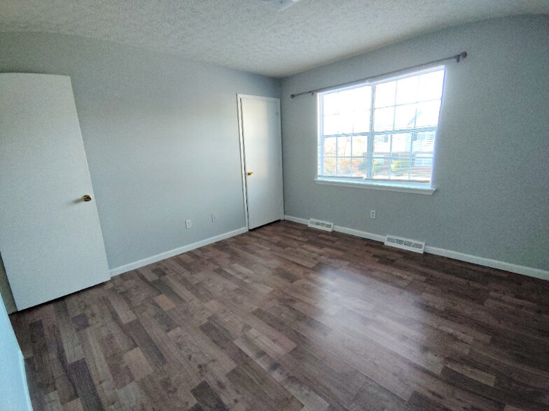 Building Photo - 15 Ferguson Dr