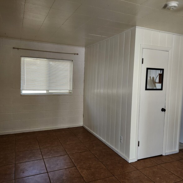 Building Photo - 10370 Ute Pass Ave