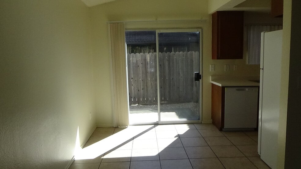 Dining Room - 725 Summerwood Ln