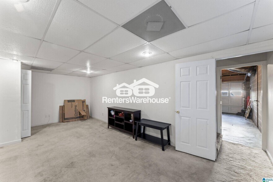 Building Photo - 3042 Wood Cir