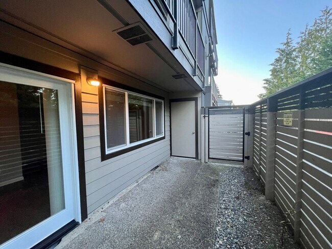Building Photo - Bothell Landing Condo
