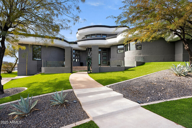 Building Photo - 3282 E Palo Verde Dr