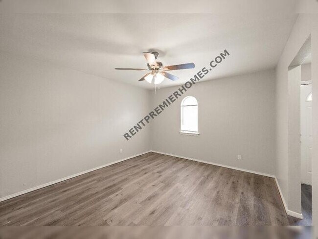 Building Photo - 2510 S Fielder Rd