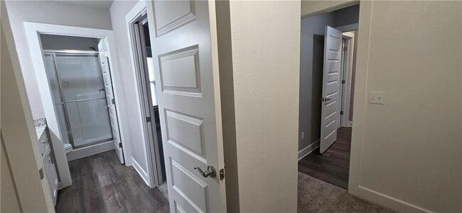 Building Photo - 902 Sugar Lf St