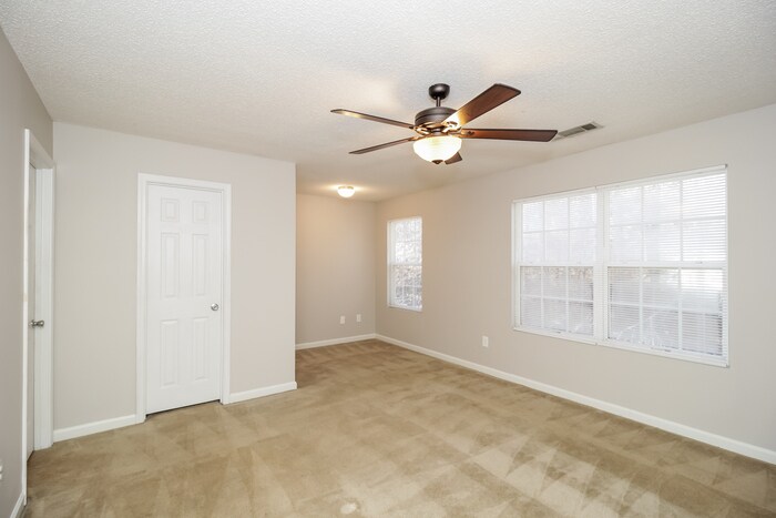 Building Photo - 4880 W Park Cir