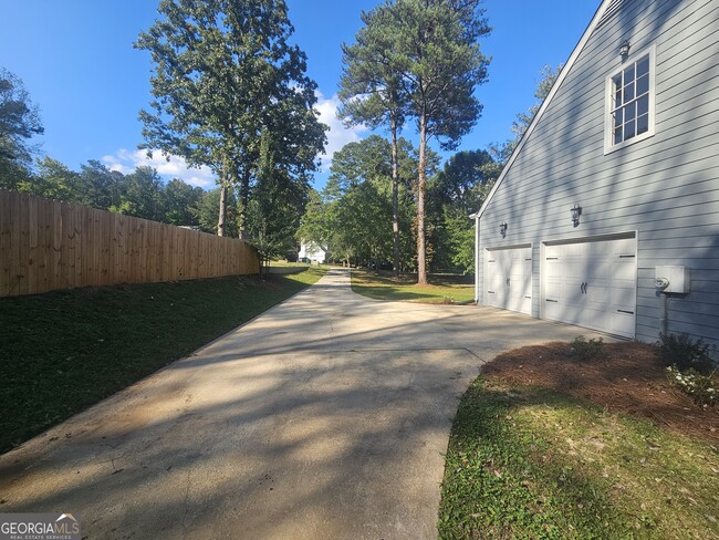 Building Photo - 150 Park Timbers Dr