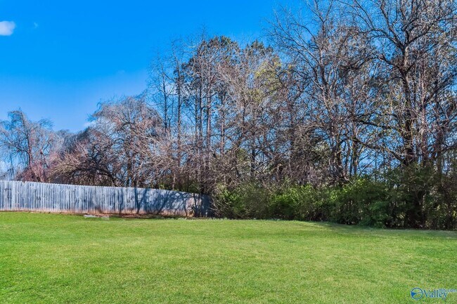 Building Photo - 138 Whitestone Dr NE