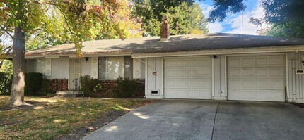 Building Photo - 5929 Lake Crest Way