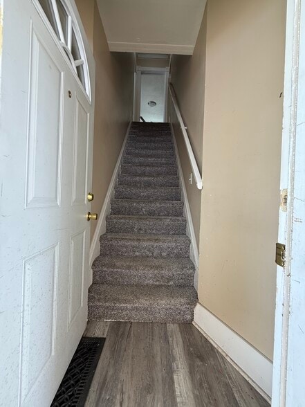 Building Photo - 5102 Walker Ave