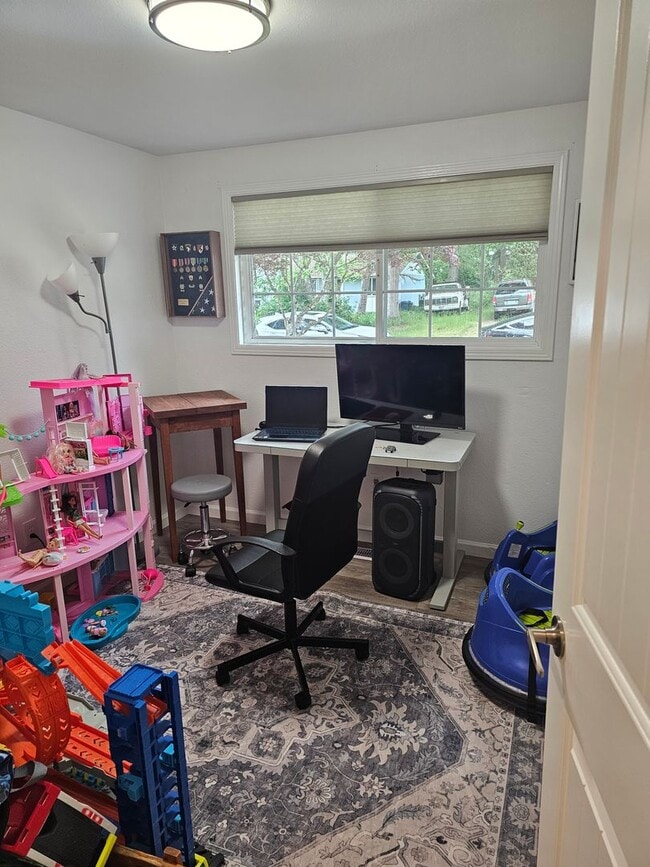 Building Photo - Beautifully Renovated 3 Bed/1 Bath Rambler in Lacey Available 6/01/26! Close to JBLM!!!