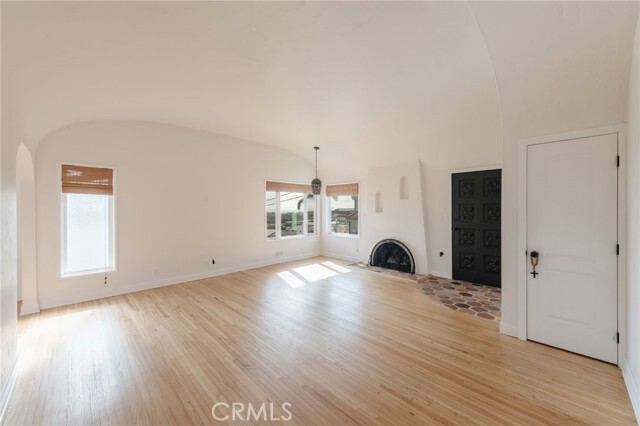 Building Photo - 912 8th Pl