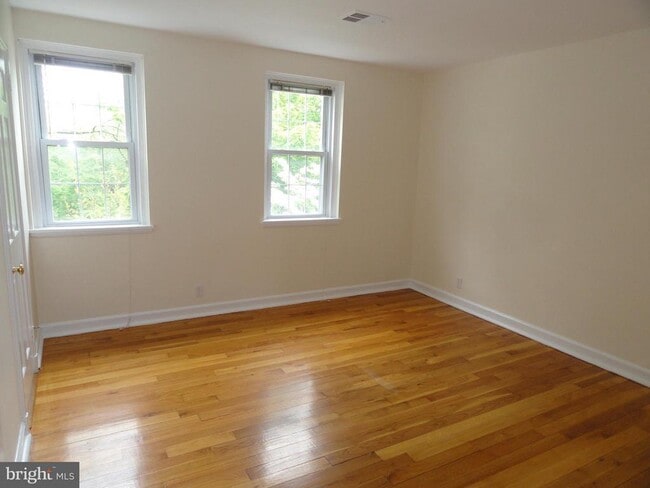 Building Photo - 4800 S 28th St