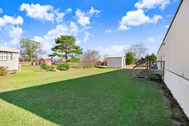 Building Photo - *Excellent Location* 2 BR | 2 BA Singlewide in Goldsboro