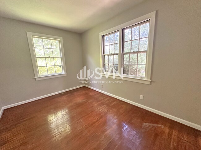 Building Photo - 4823 Auburn Dr N