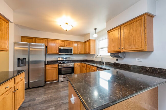 Building Photo - 686 Chippewa Cir