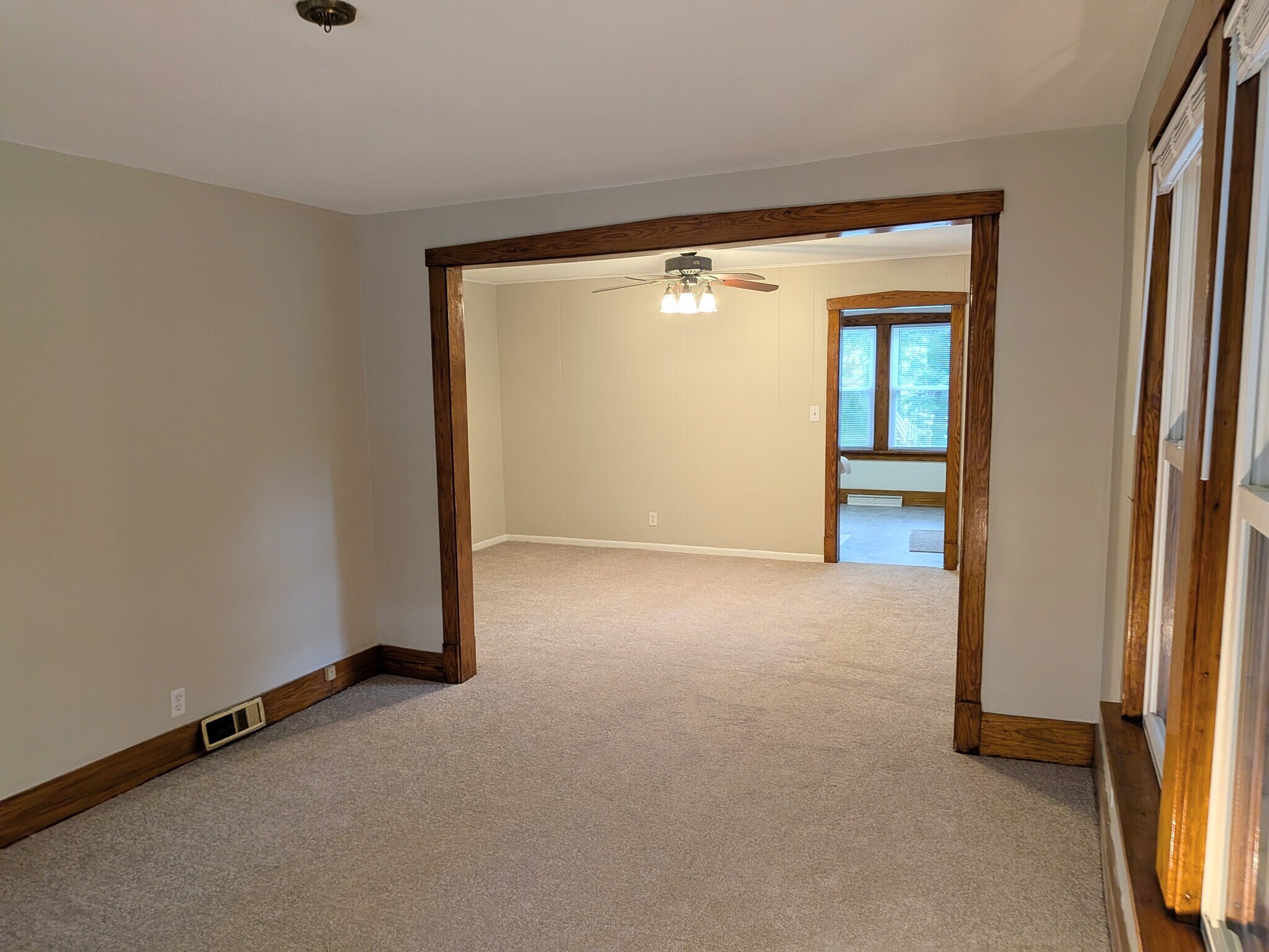 Living Room/Dining Room Combo - 118 Harding Ave