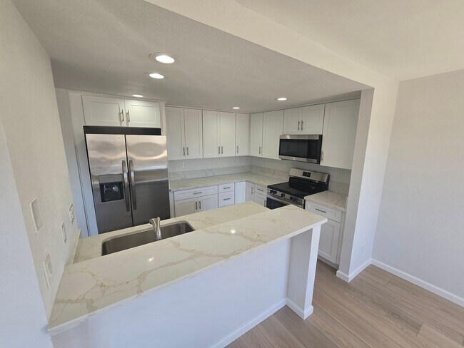 Primary Photo - Remodeled Townhouse in La Mesa - 3 Bedrooms