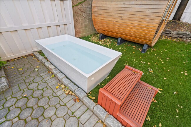 Building Photo - 16 E 32nd St