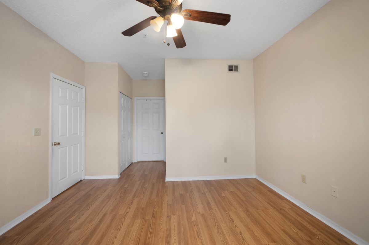 Building Photo - 11510 Villa Grand
