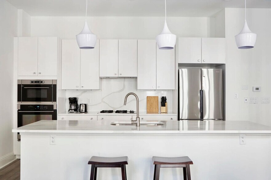 Building Photo - 800 Gravier St