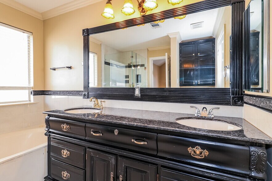 Building Photo - 18930 Ravenglen Ct