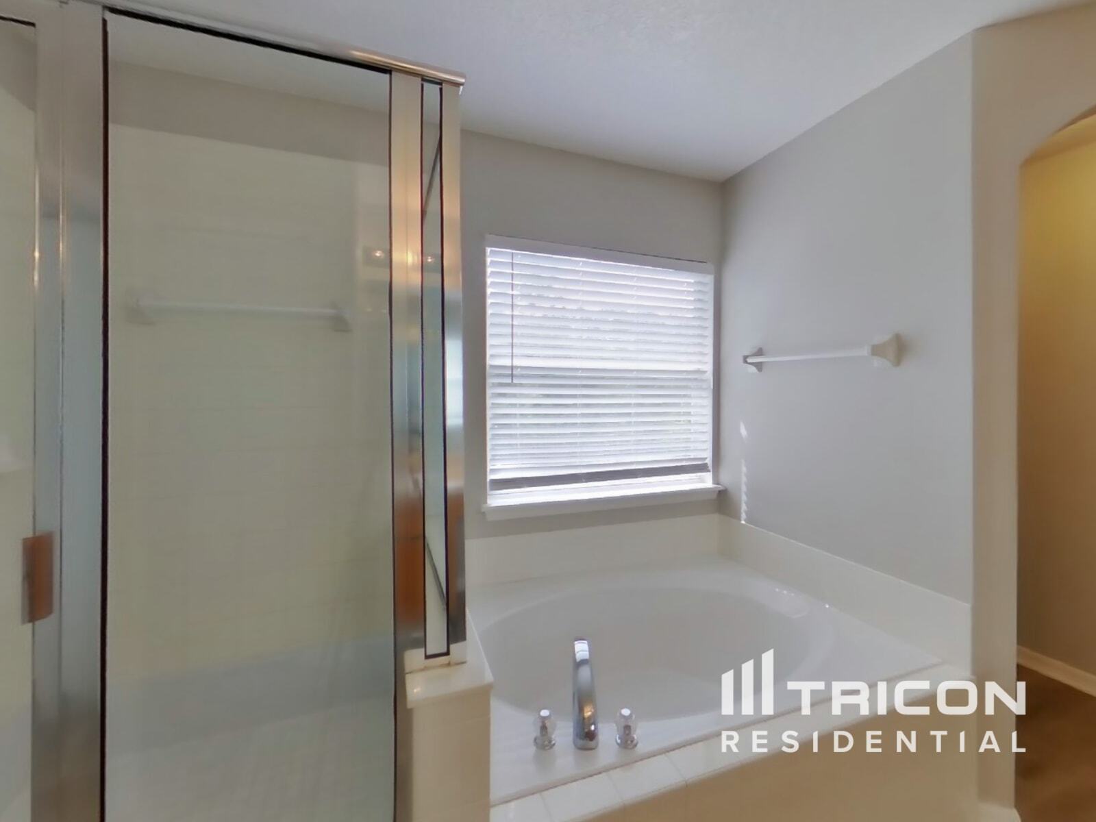 Building Photo - 3571 Live Oak Hollow Dr