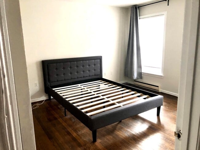 Building Photo - 900 24th St NW