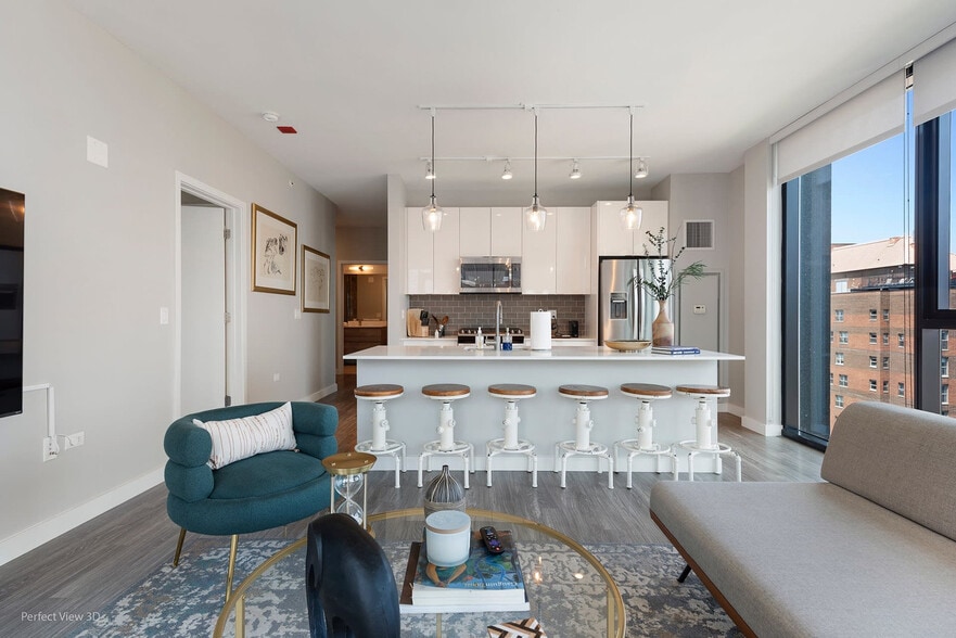 Building Photo - 1080 W Addison St