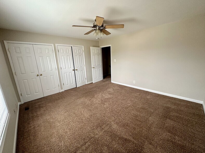 Building Photo - 121 Coyote Ct
