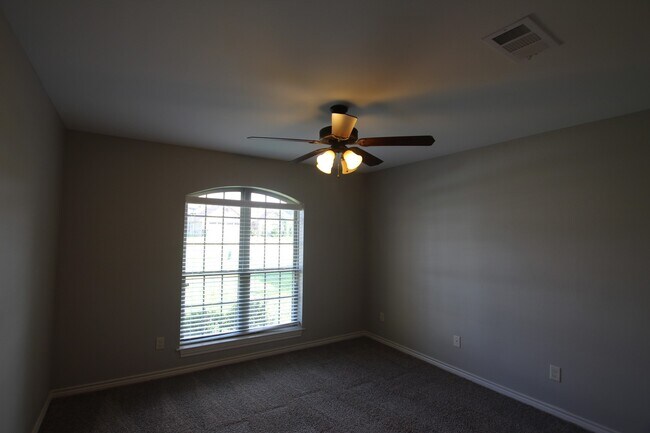 Building Photo - Coming Soon! Luxurious 3 Bed 2.5 Bath Rent...