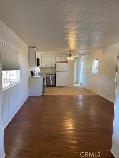 Building Photo - 5450 Almond Dr