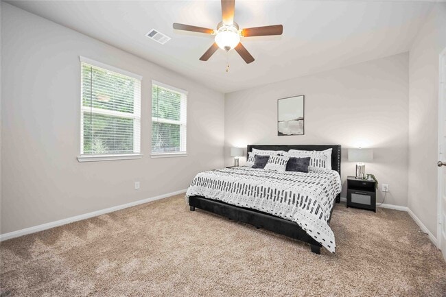 Building Photo - 7047 Silverleaf Oak St