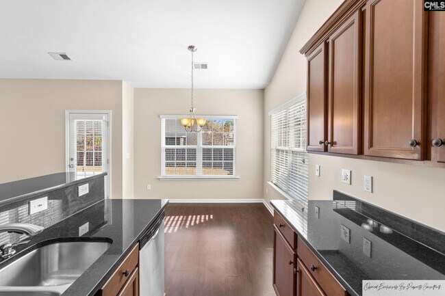 Building Photo - 825 Burnview Ln