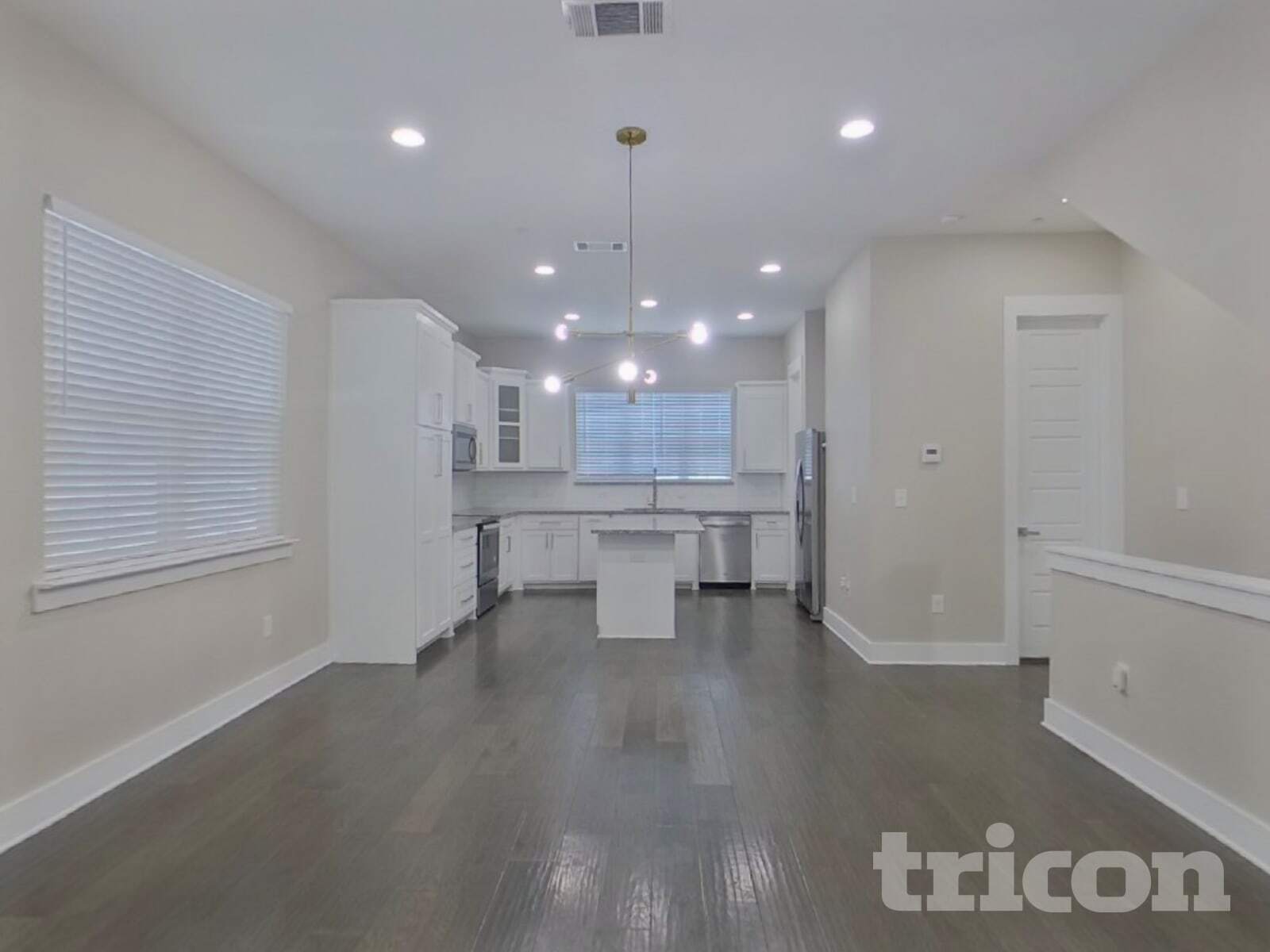 Building Photo - 209 S Village Way